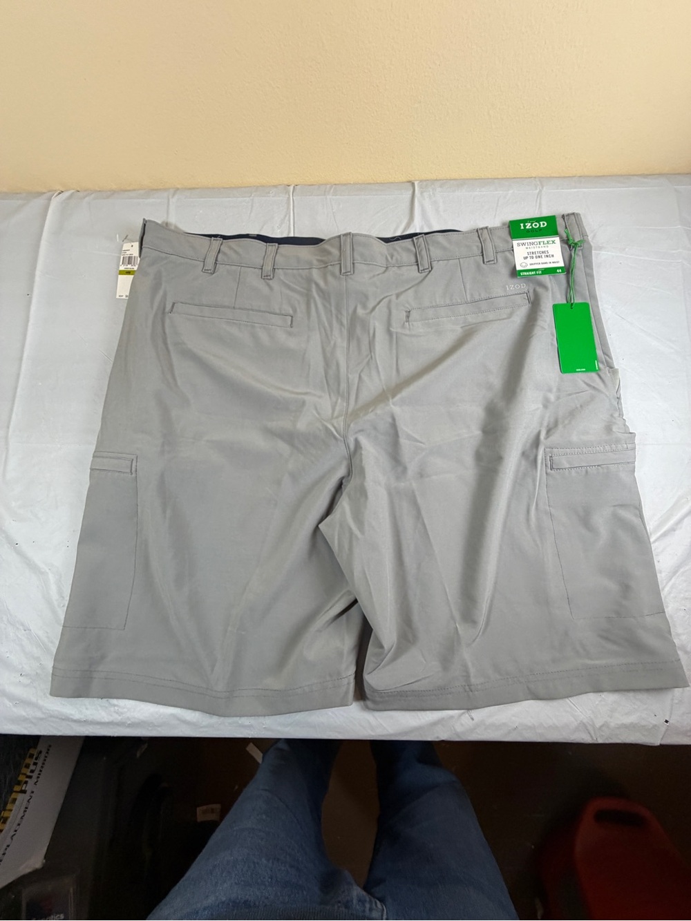 Izod Gray Men's Cargo Shorts with Zip Pockets - Picture 2 of 6